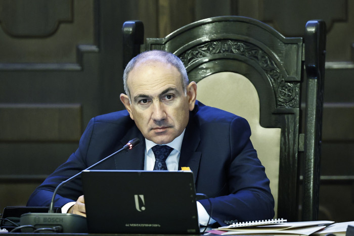 «Հրապարակ»․ Փաշինյանին կարելի է դատի տալ ոչ միայն զրպարտության, այլեւ անգործության համար