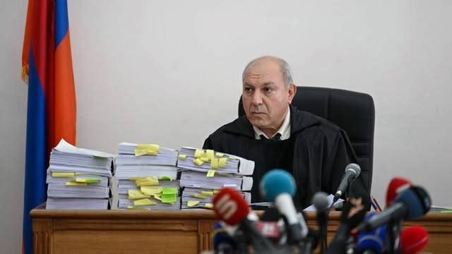 Հայտնի դատավորին նախազգուշացրել են